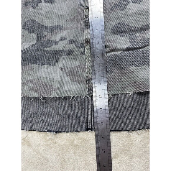 Hudson Skirt Women’s 26 Black Gray Camo Jean Distressed Raw Hem Jean Color Block - Picture 8 of 9